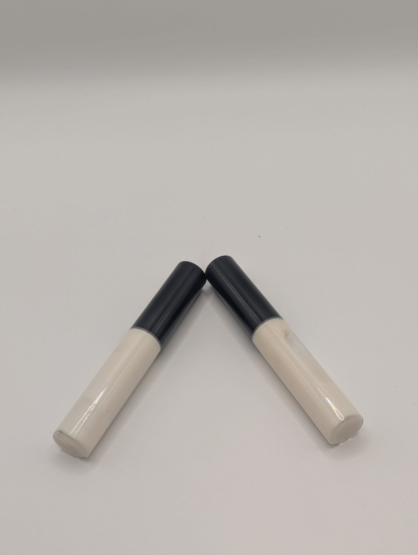 Cosmetic Glue With Applicator